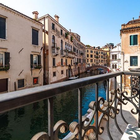 Ln Luxe Apartment Venice Canal View Eksteriør billede